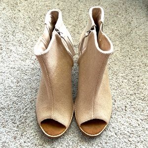 Tom’s canvas booties sz 7.5
